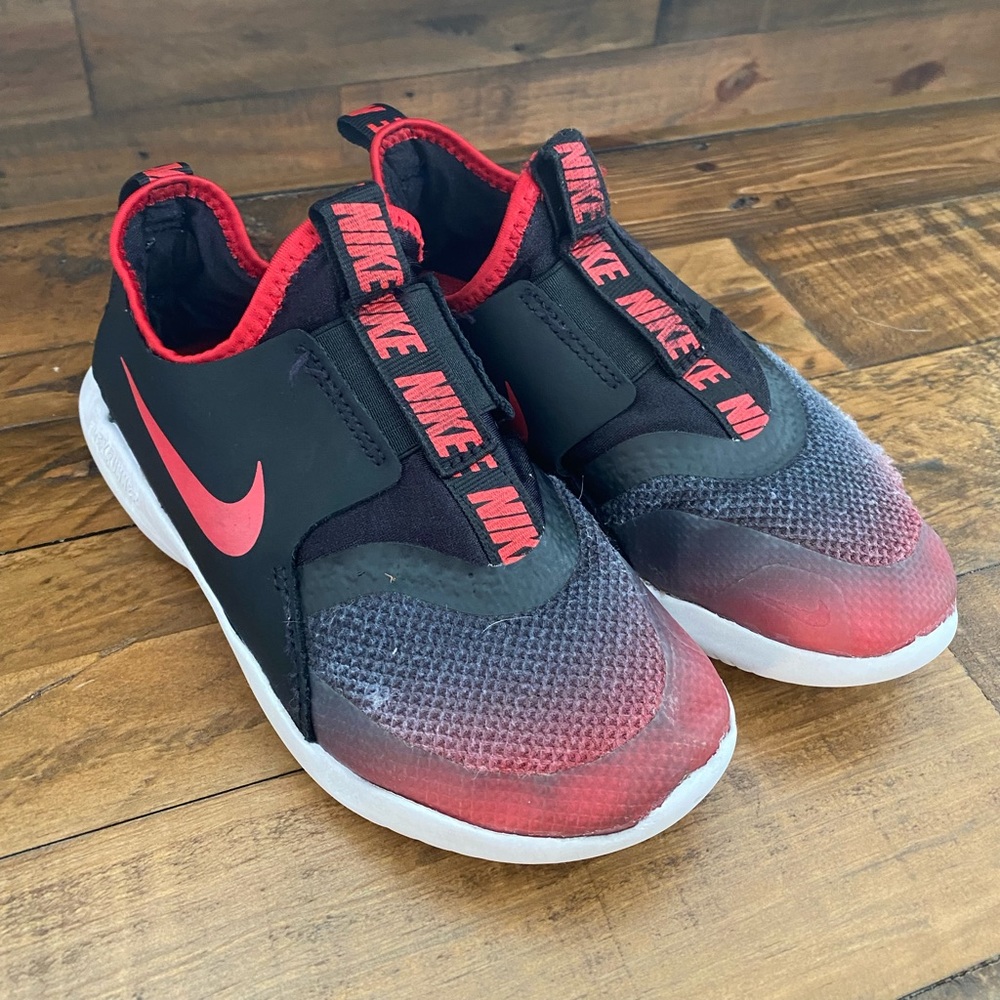 COPY - NIKE tennis shoes